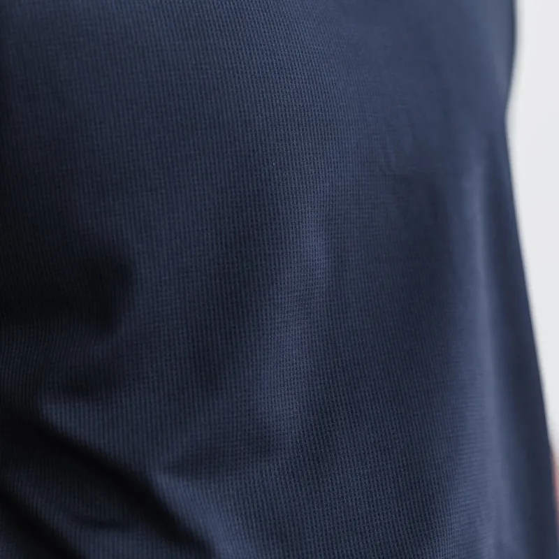 T-shirt Deltapeak® Micro Textured para Mulher